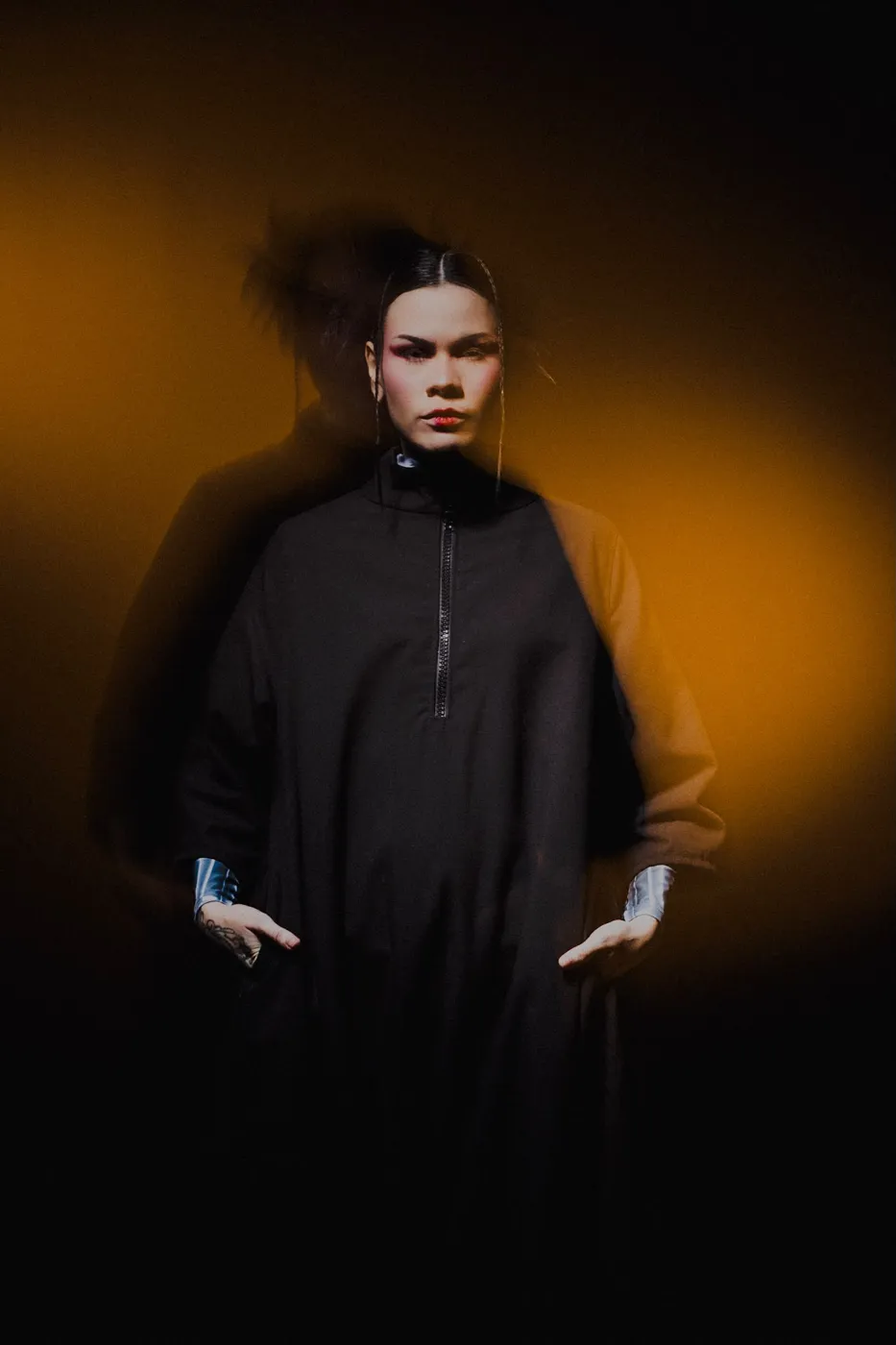 APEREIRA studio campaign: Long black top
